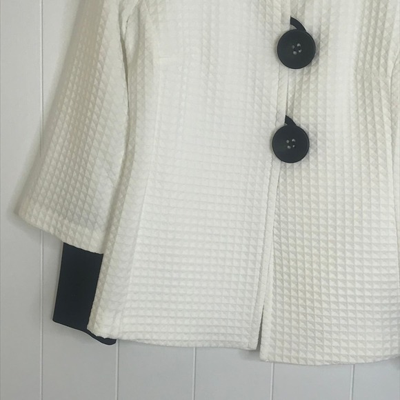 Joseph Ribkoff White and Black Blazer SZ 4 - Picture 4 of 8